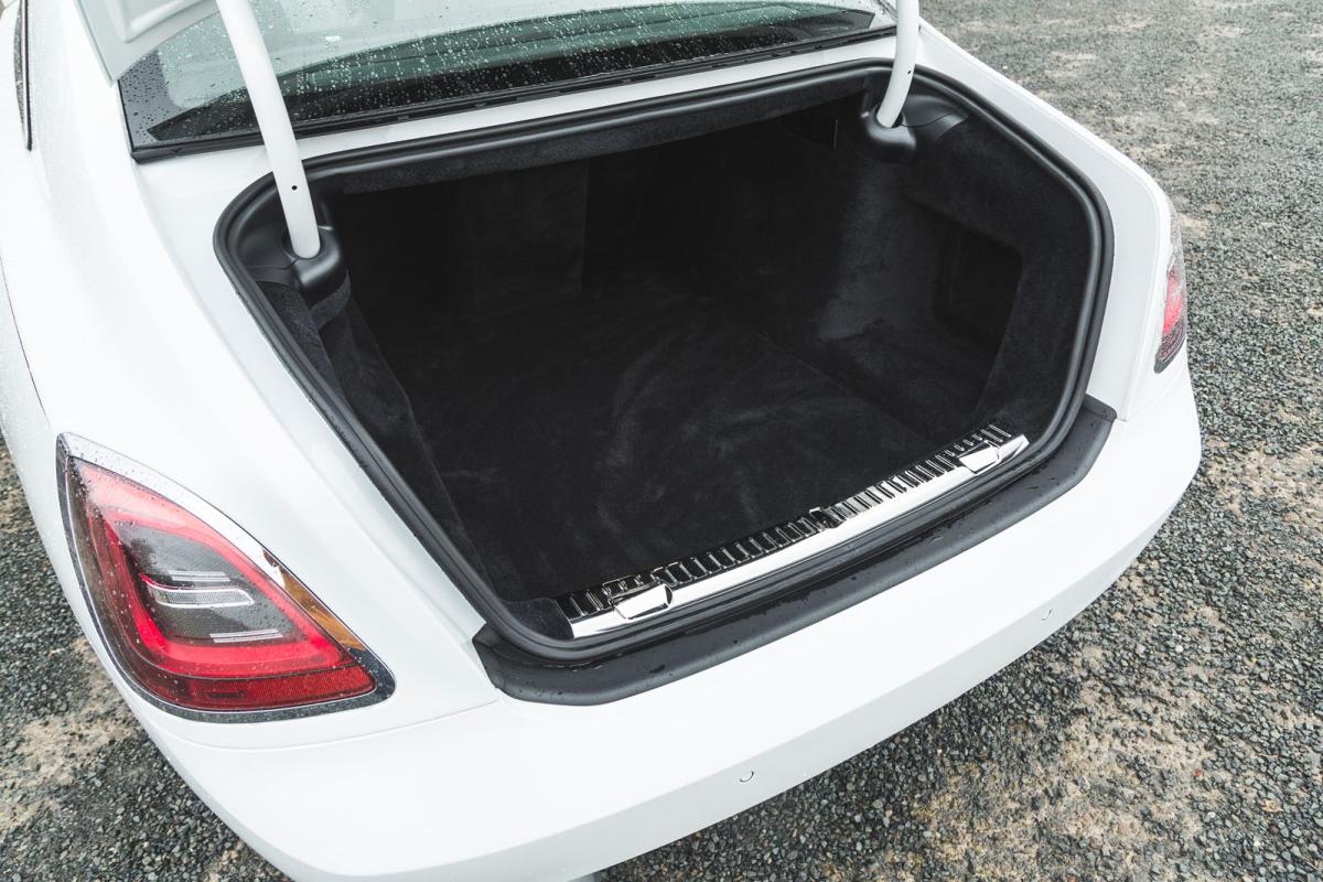 Rolls-Royce Ghost 2021 boot open