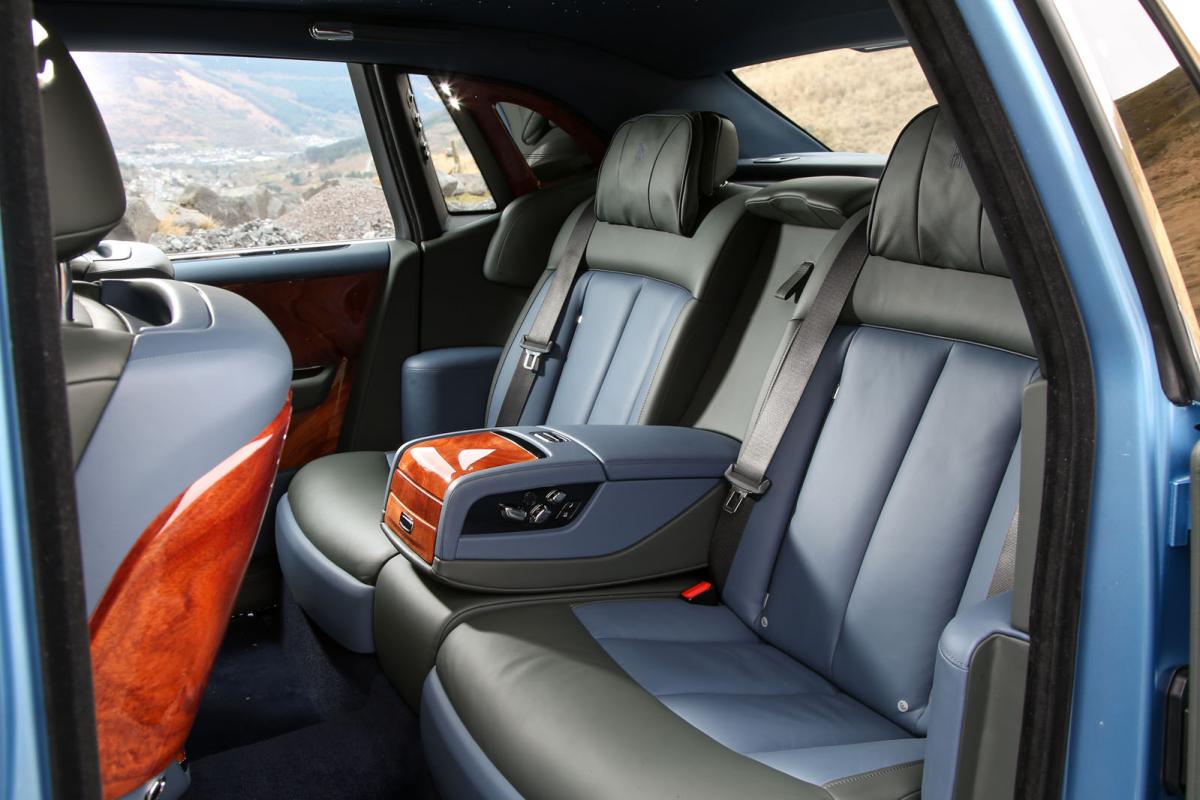 Rolls-Royce Phantom 2018 rear seats