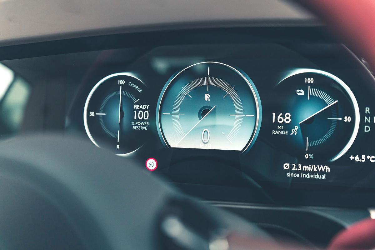 Rolls-Royce Spectre driver display