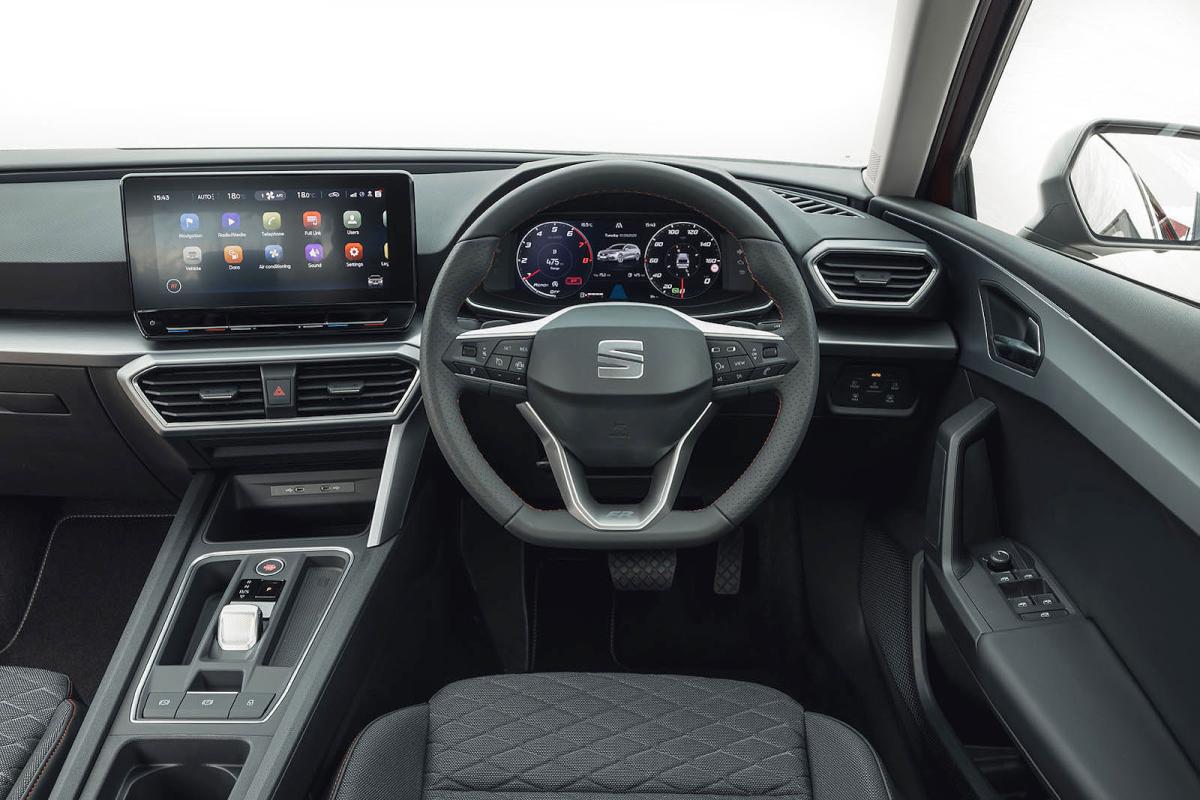 Used Seat Leon Estate 2020-present dashboard