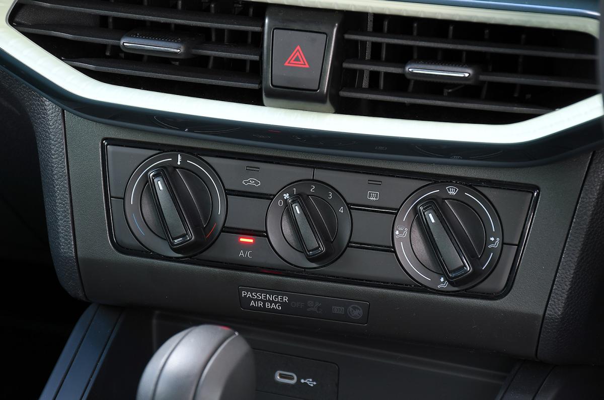 Seat Arona air conditioning controls