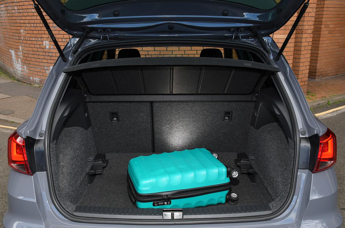 Seat Arona boot