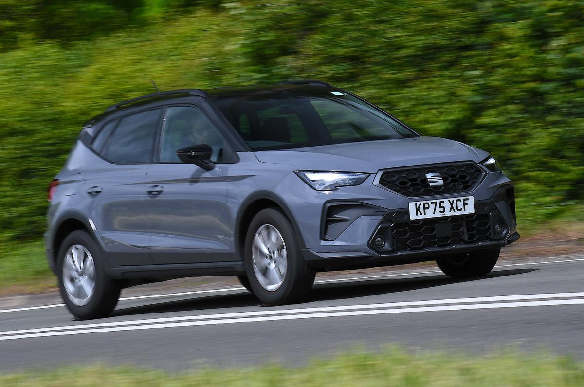 Seat Arona driving front right