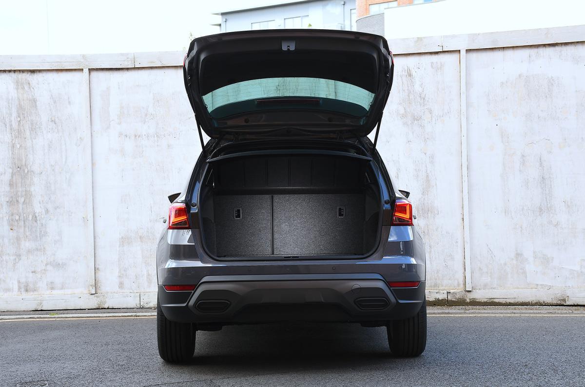 Seat Arona static rear boot open