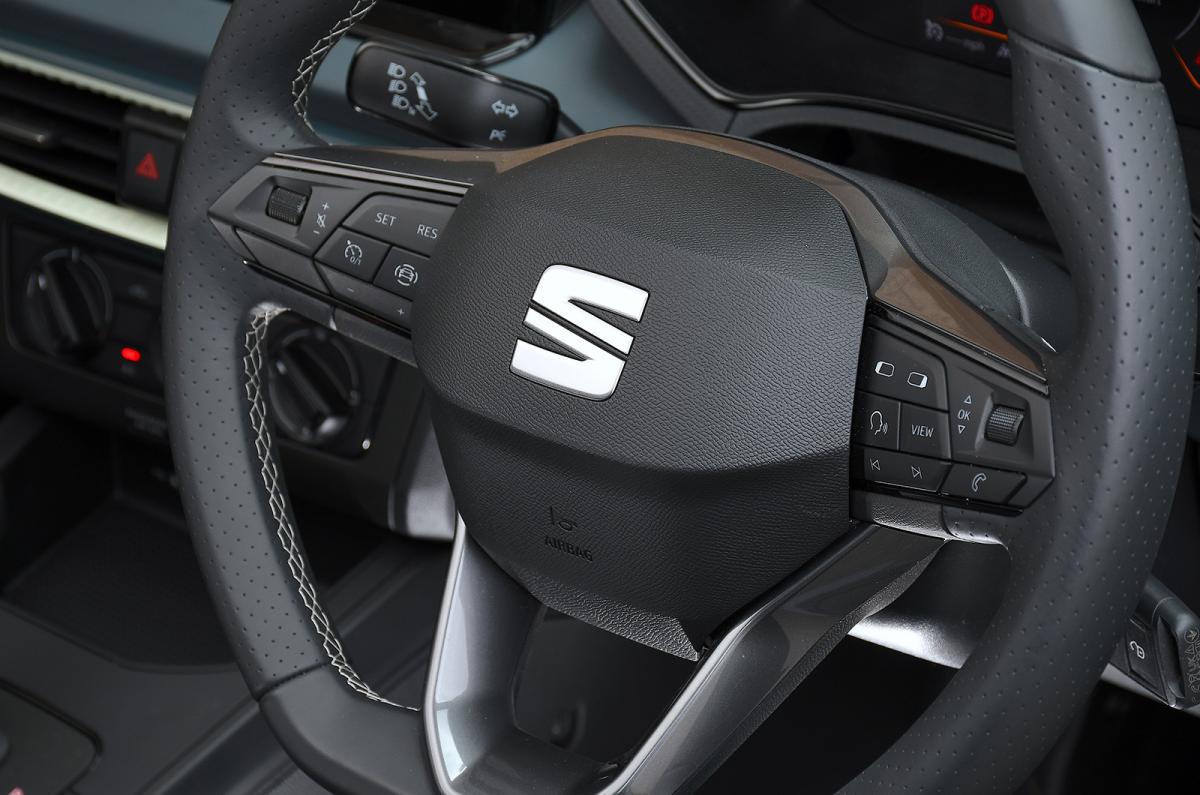 Seat Arona steering wheel detail