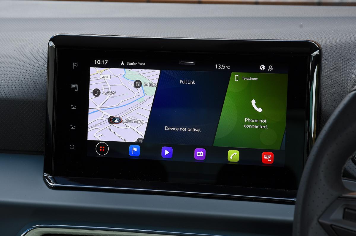 Seat Arona touchscreen