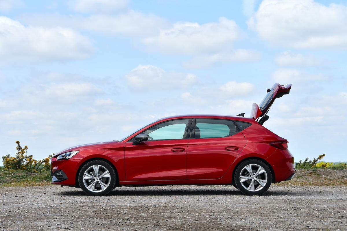 Seat Leon left static boot open