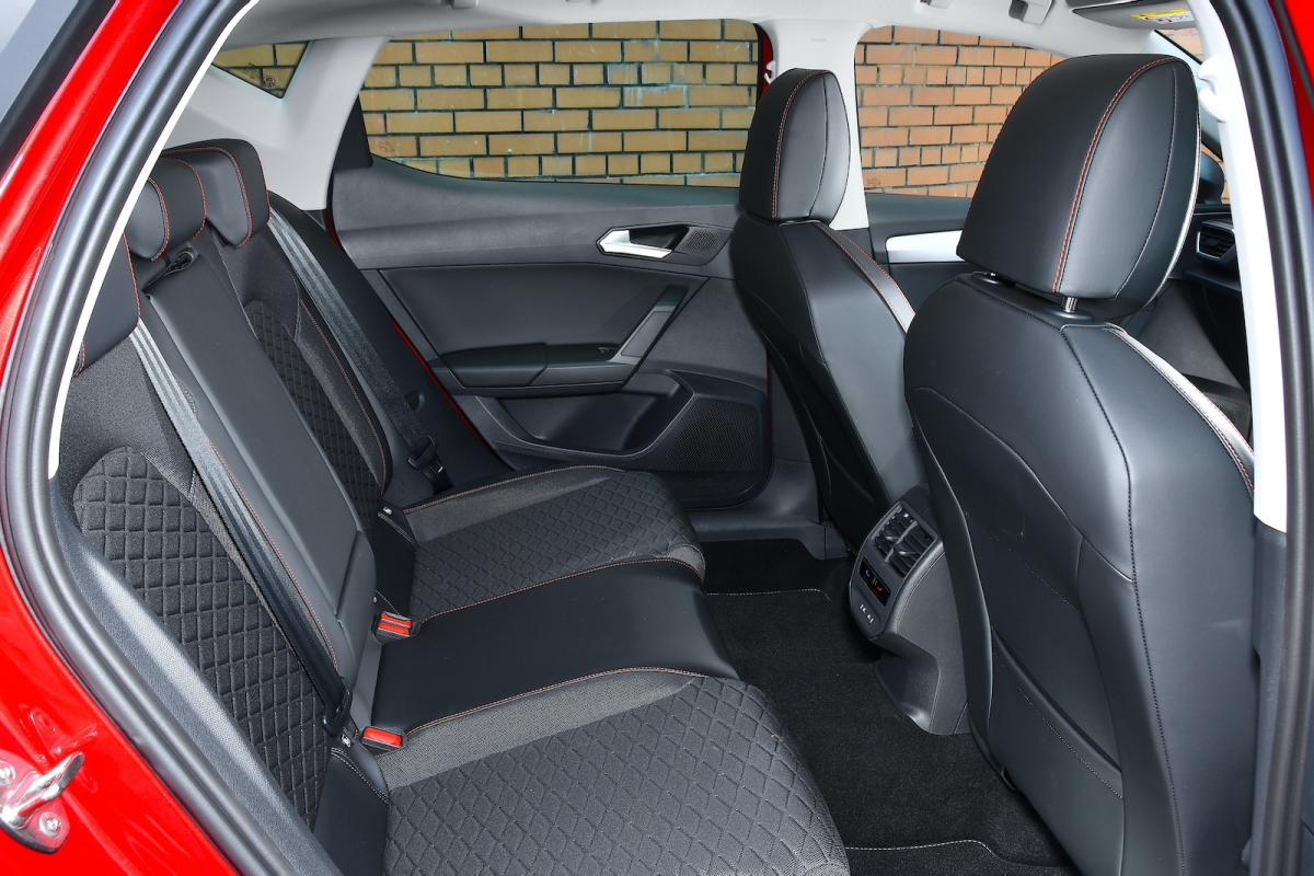Seat Leon back seats