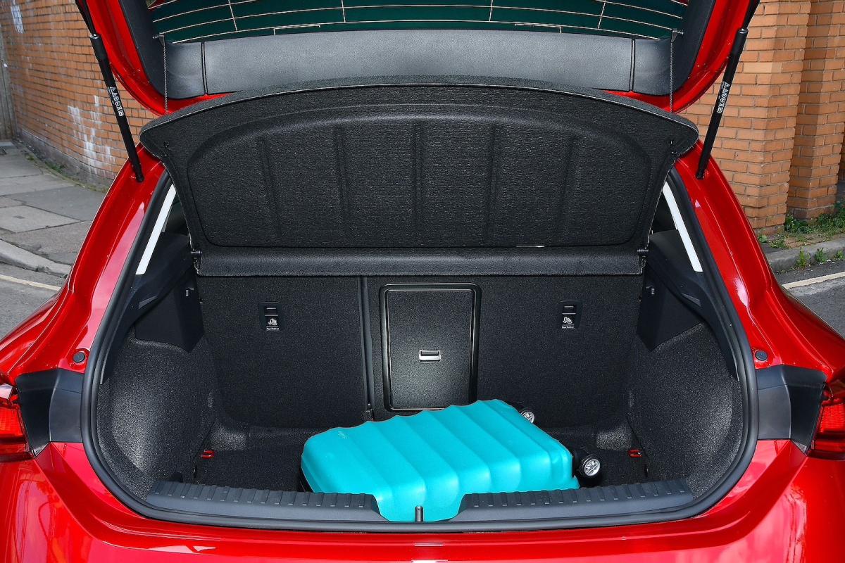 Seat Leon boot