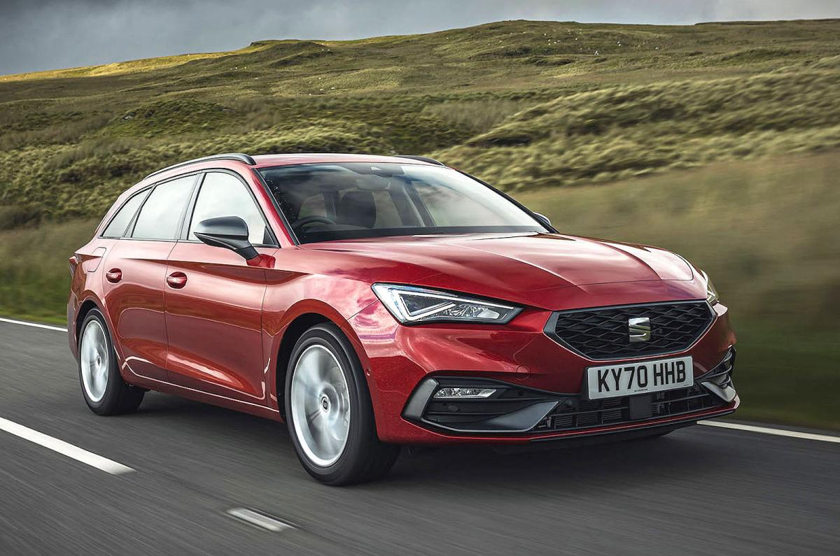 Used Seat Leon Estate 2020-present front right driving