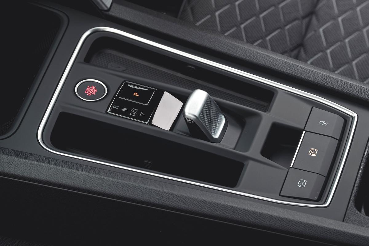 Seat Leon Estate gear selector