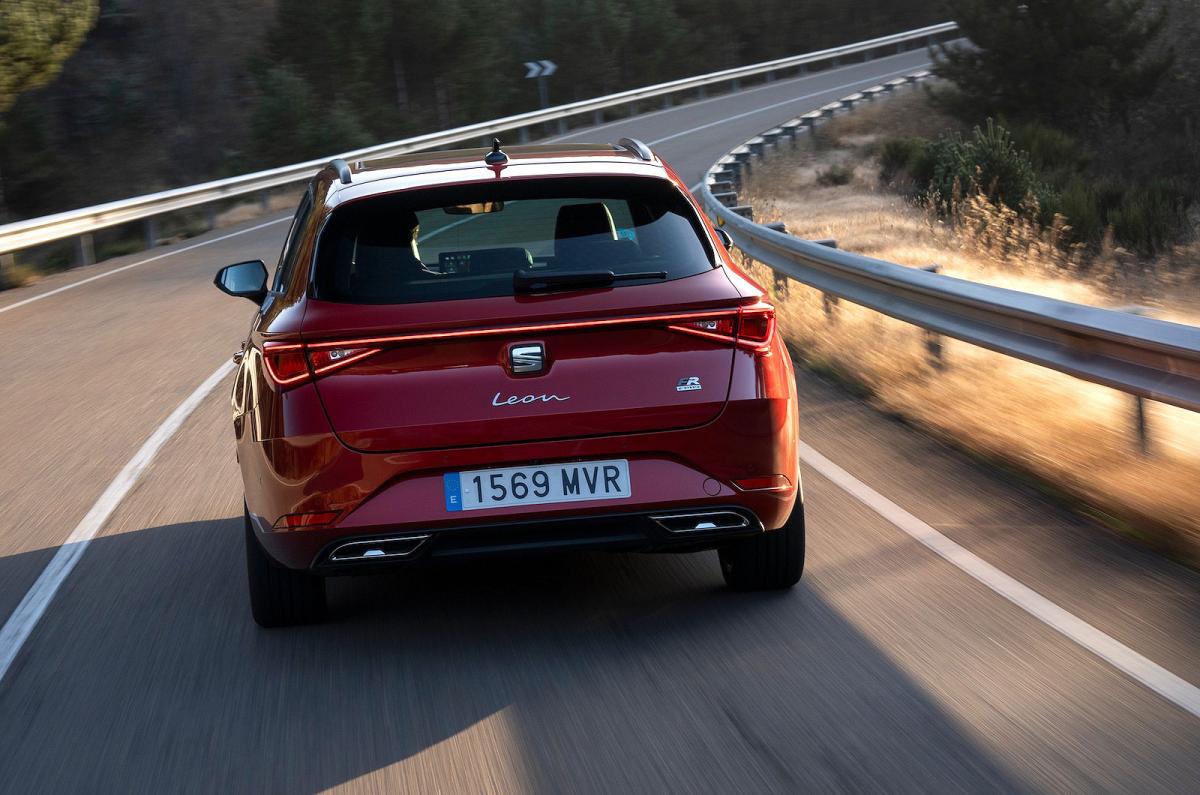 Used Seat Leon Estate 2020-present rear cornering