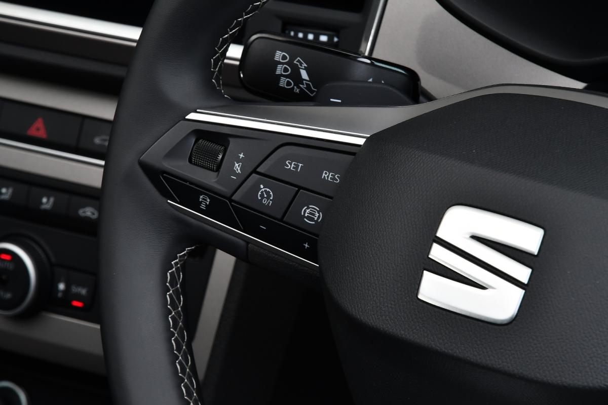 Seat Ateca 2022 interior steering wheel detail