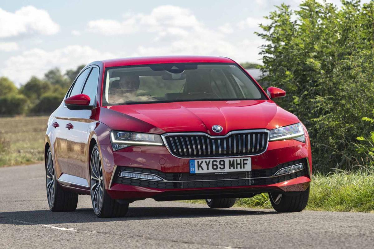 Used Skoda Superb 2015-2024 front left cornering