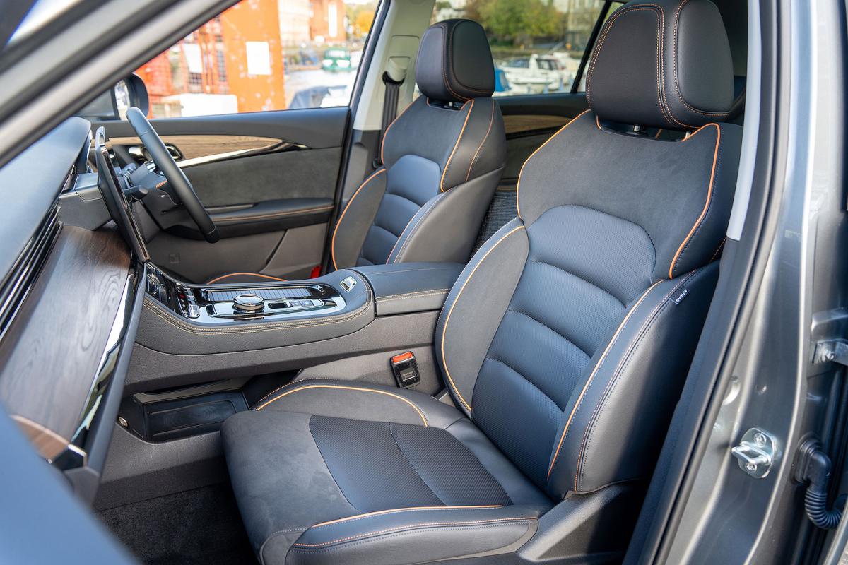 Skywell BE11 front seats