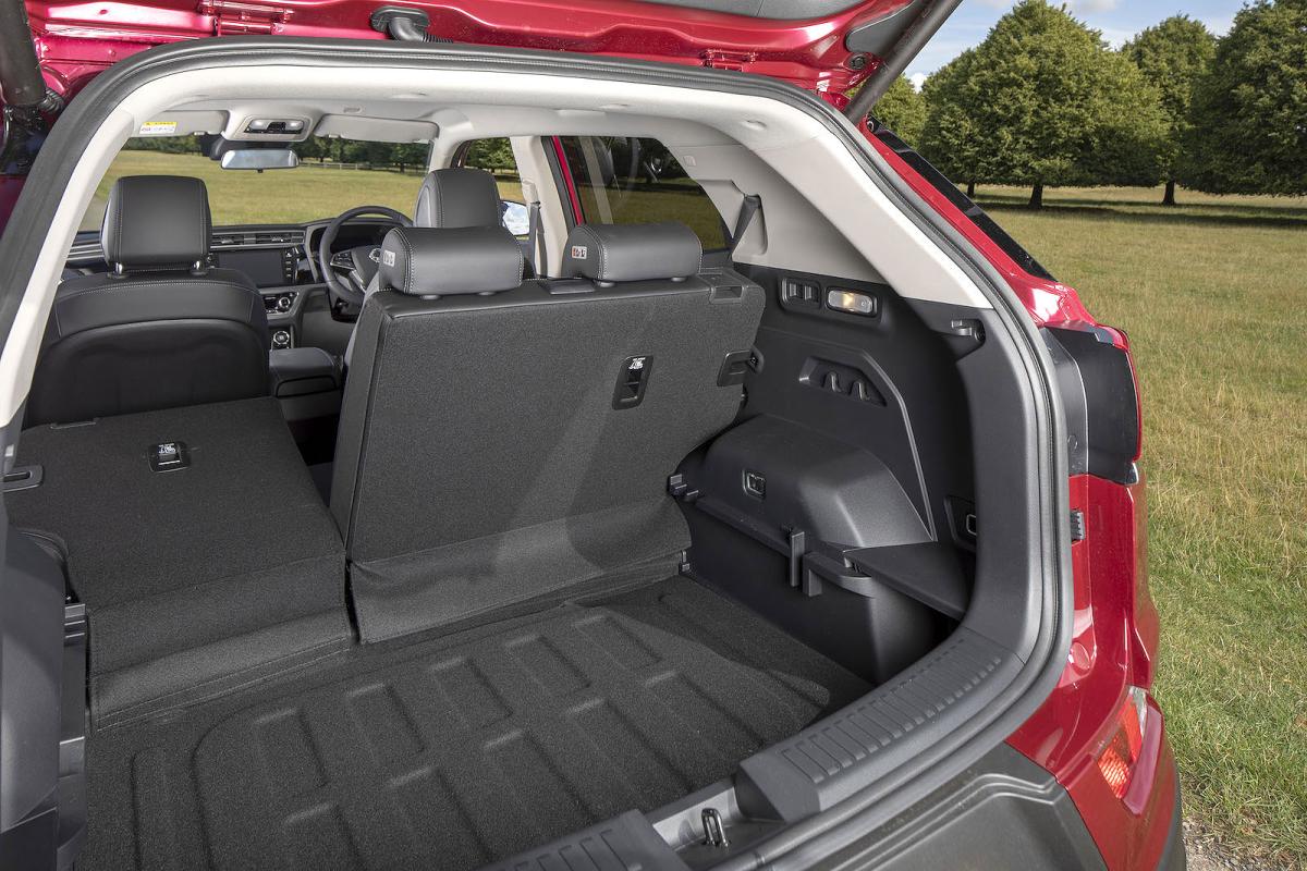 Ssangyong Korando boot open