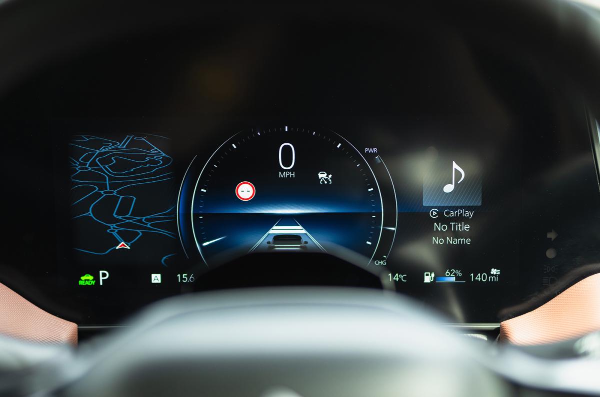 Suzuki e Vitara driver display