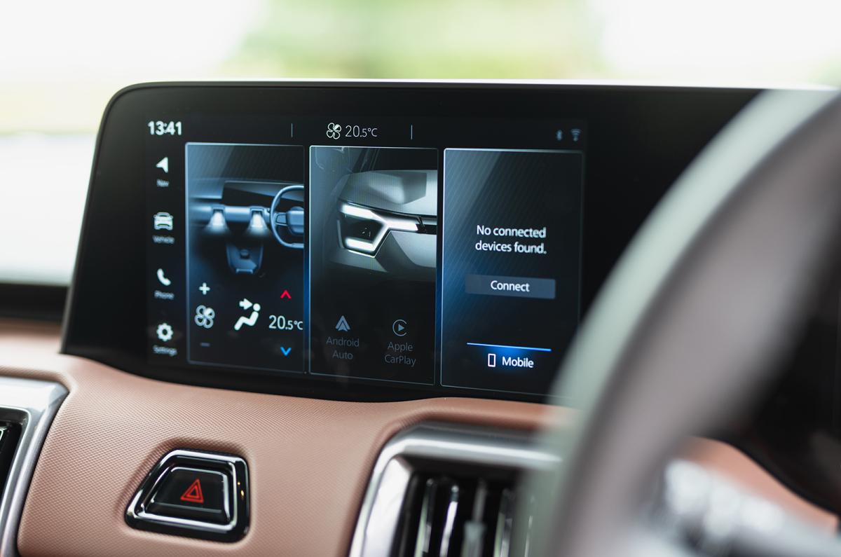 Suzuki e Vitara touchscreen