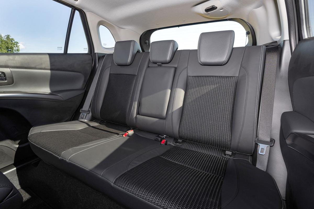 Suzuki S-Cross back seats