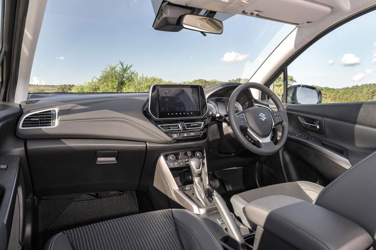 Suzuki S-Cross front seats