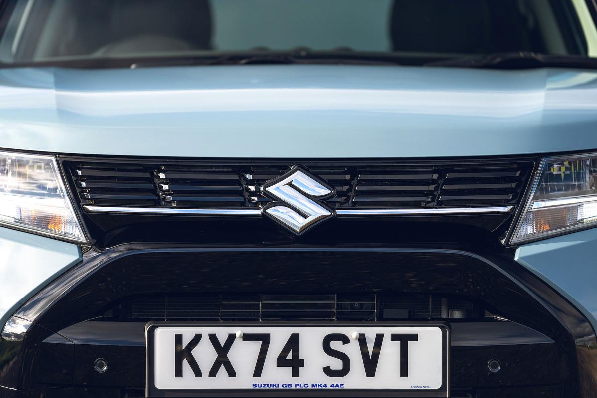 Suzuki Vitara grille