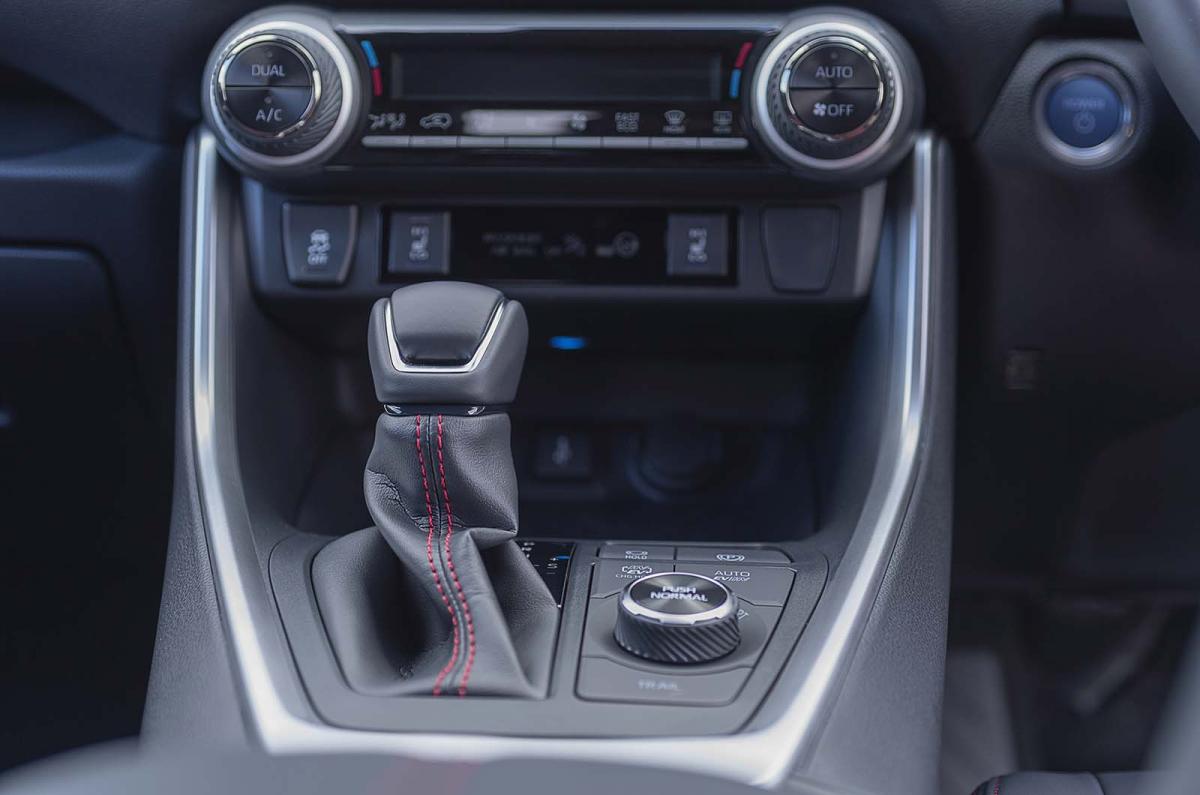 Suzuki Across centre console detail