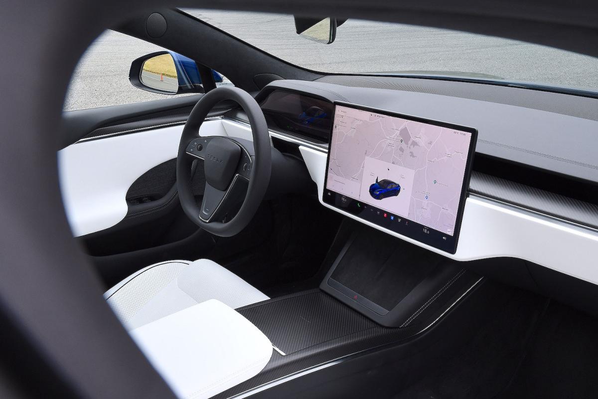 Tesla Model S interior front seats