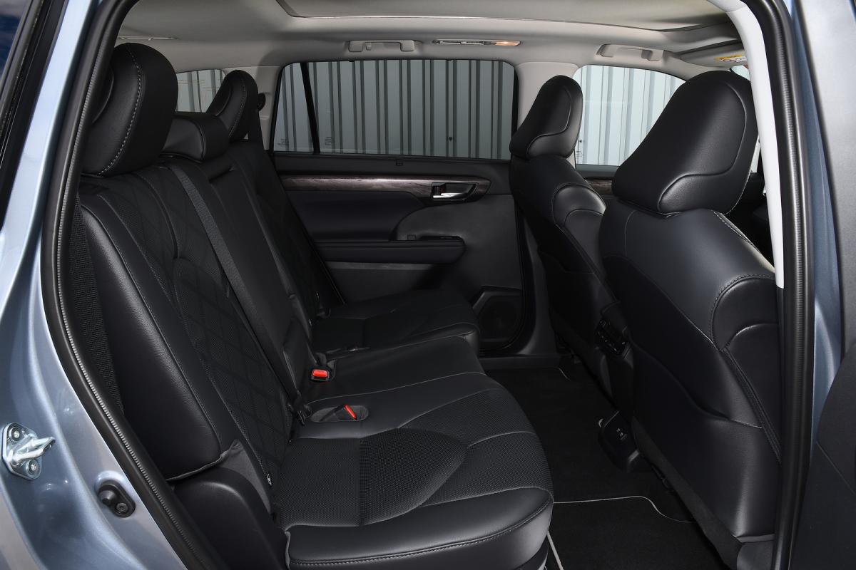 Toyota Highlander 2022 interior rear seats