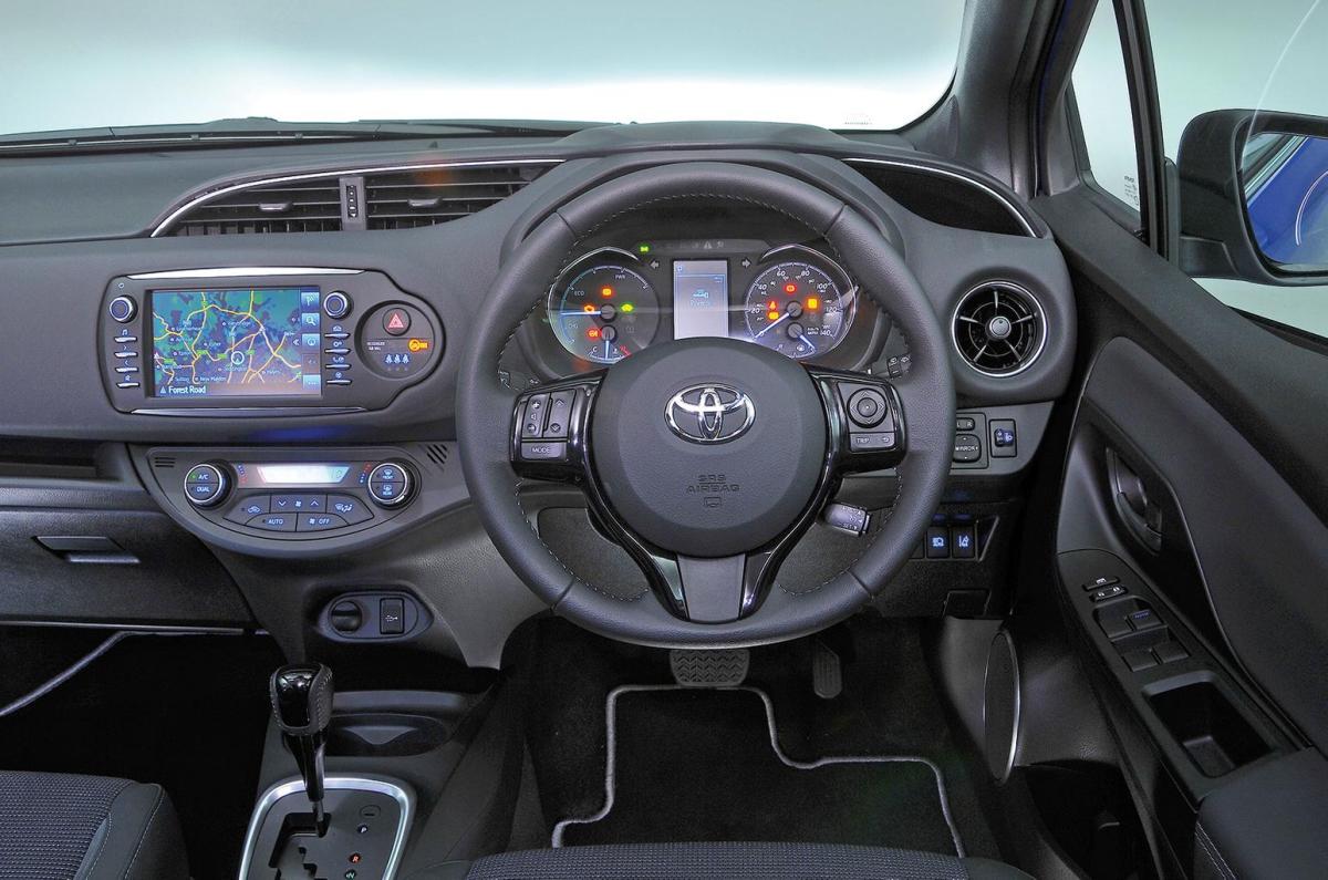 Toyota Yaris dash