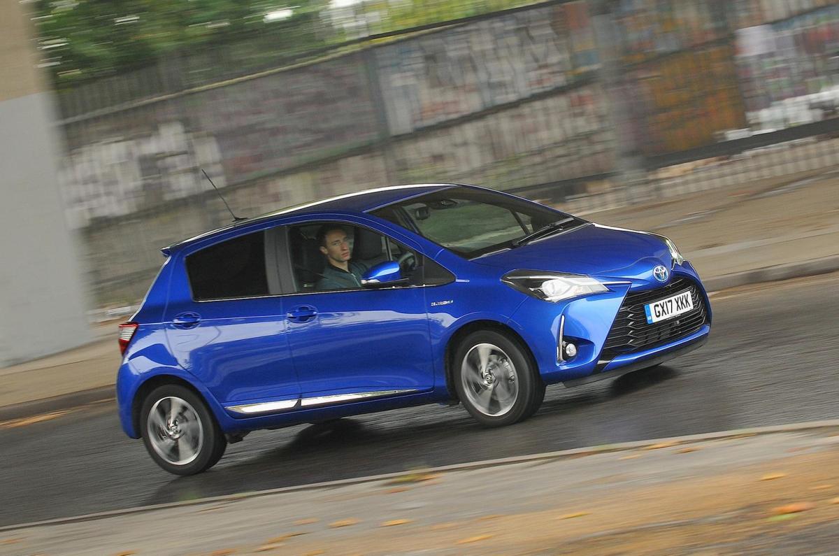 Toyota Yaris side panning