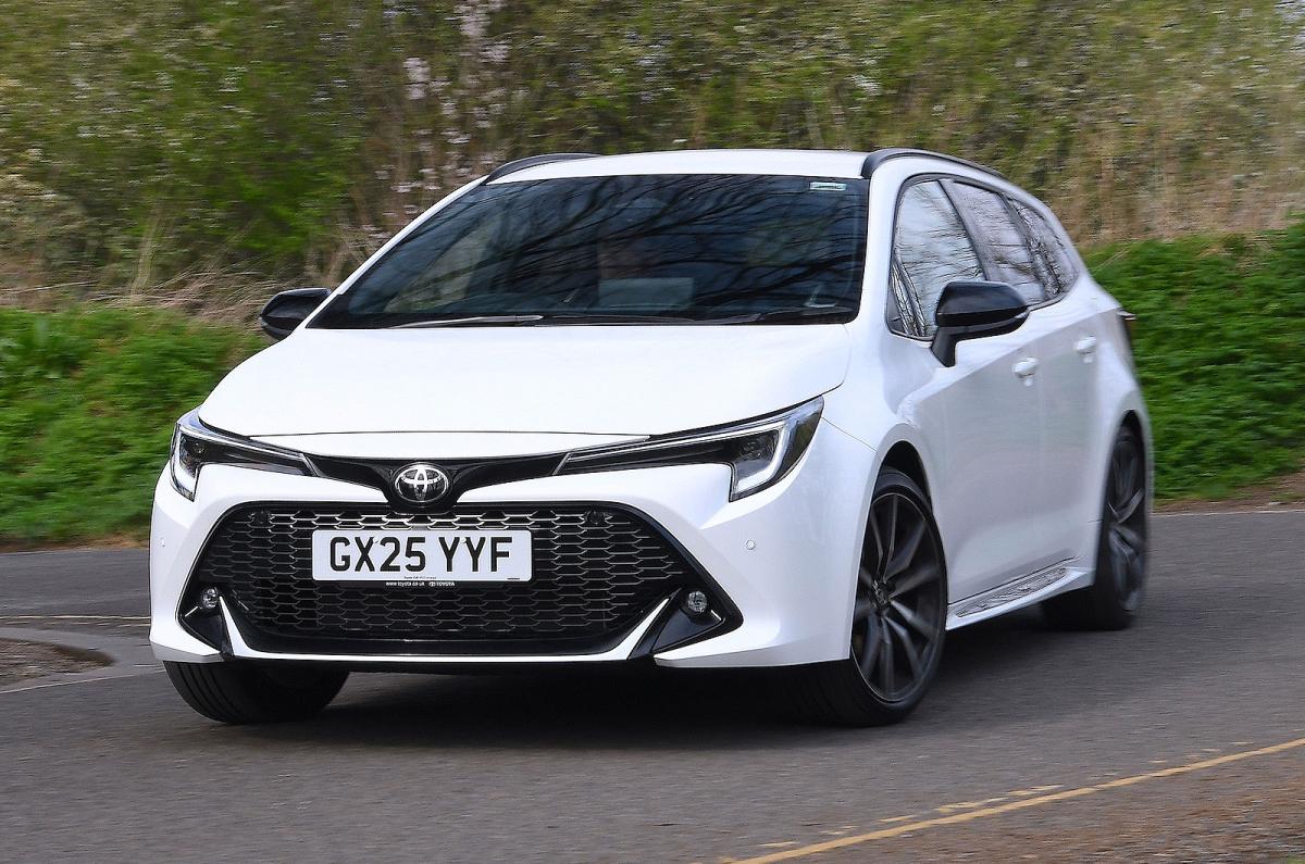 Toyota Corolla Touring Sports front cornering