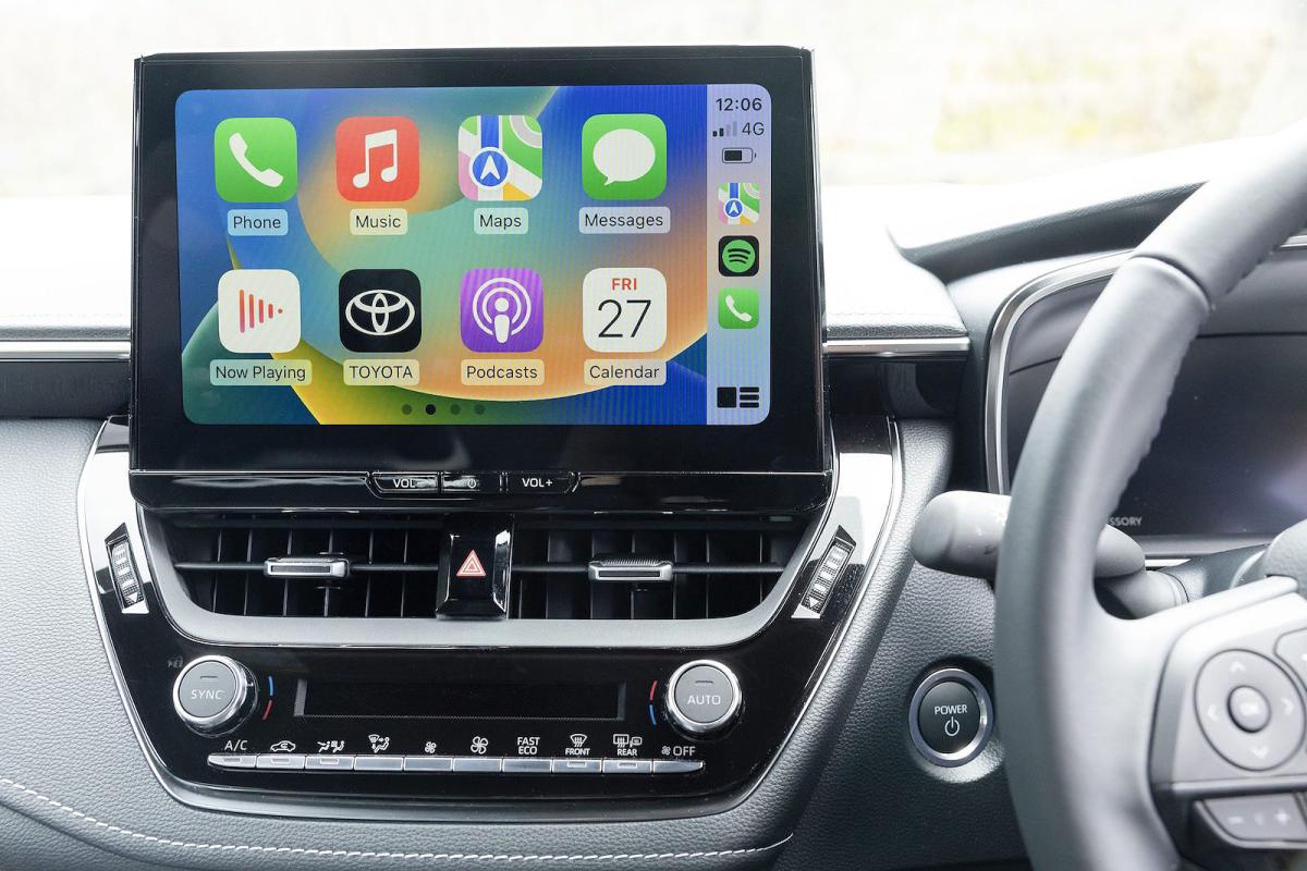 Used Toyota Corolla Touring Sports 2019-present infotainment touchscreen