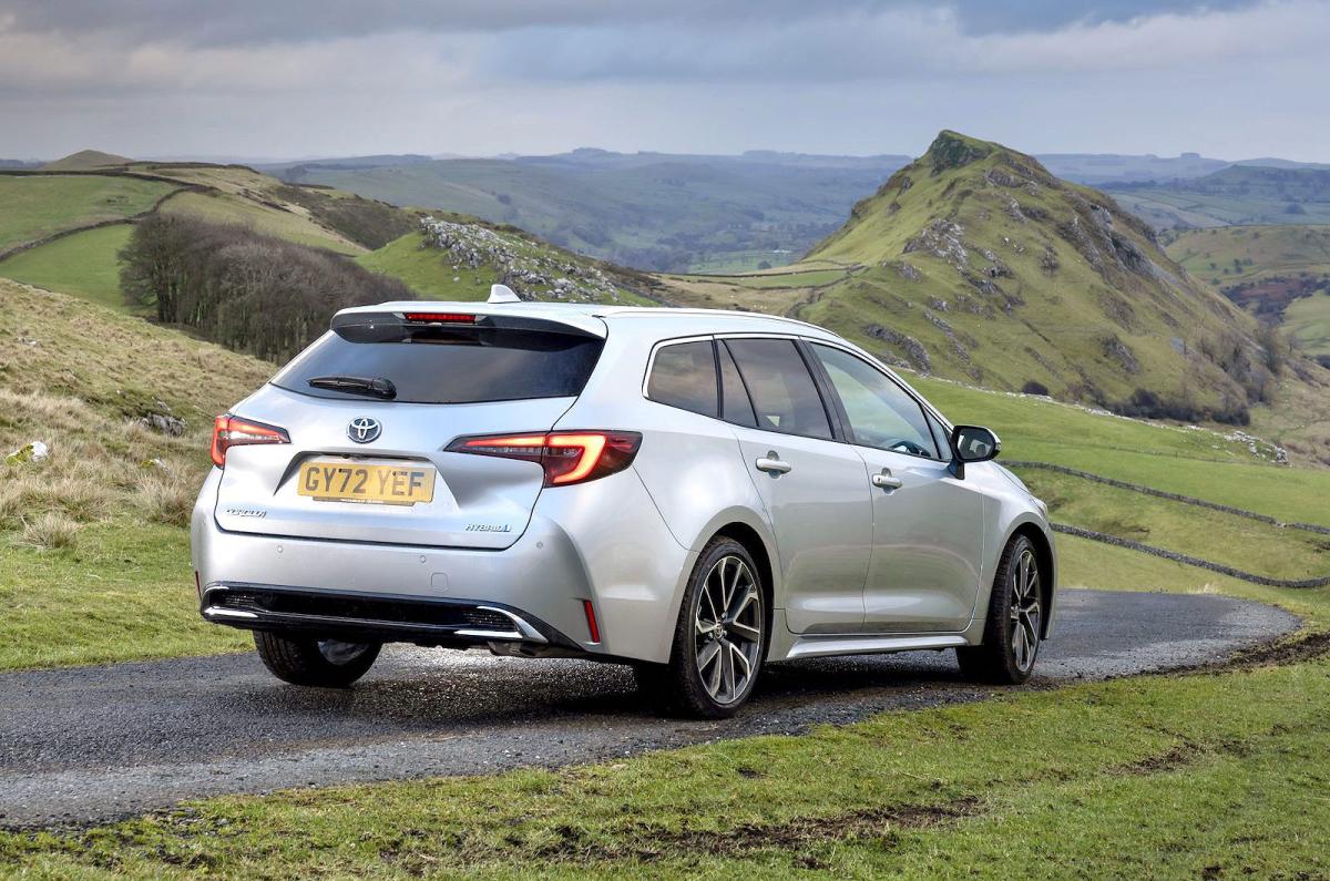 Used Toyota Corolla Touring Sports 2019-present rear cornering