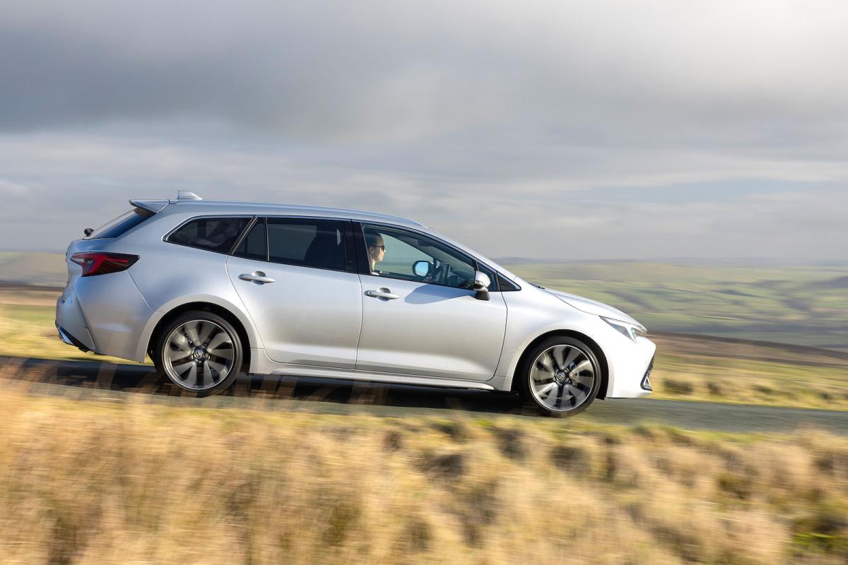 Used Toyota Corolla Touring Sports 2019-present right driving