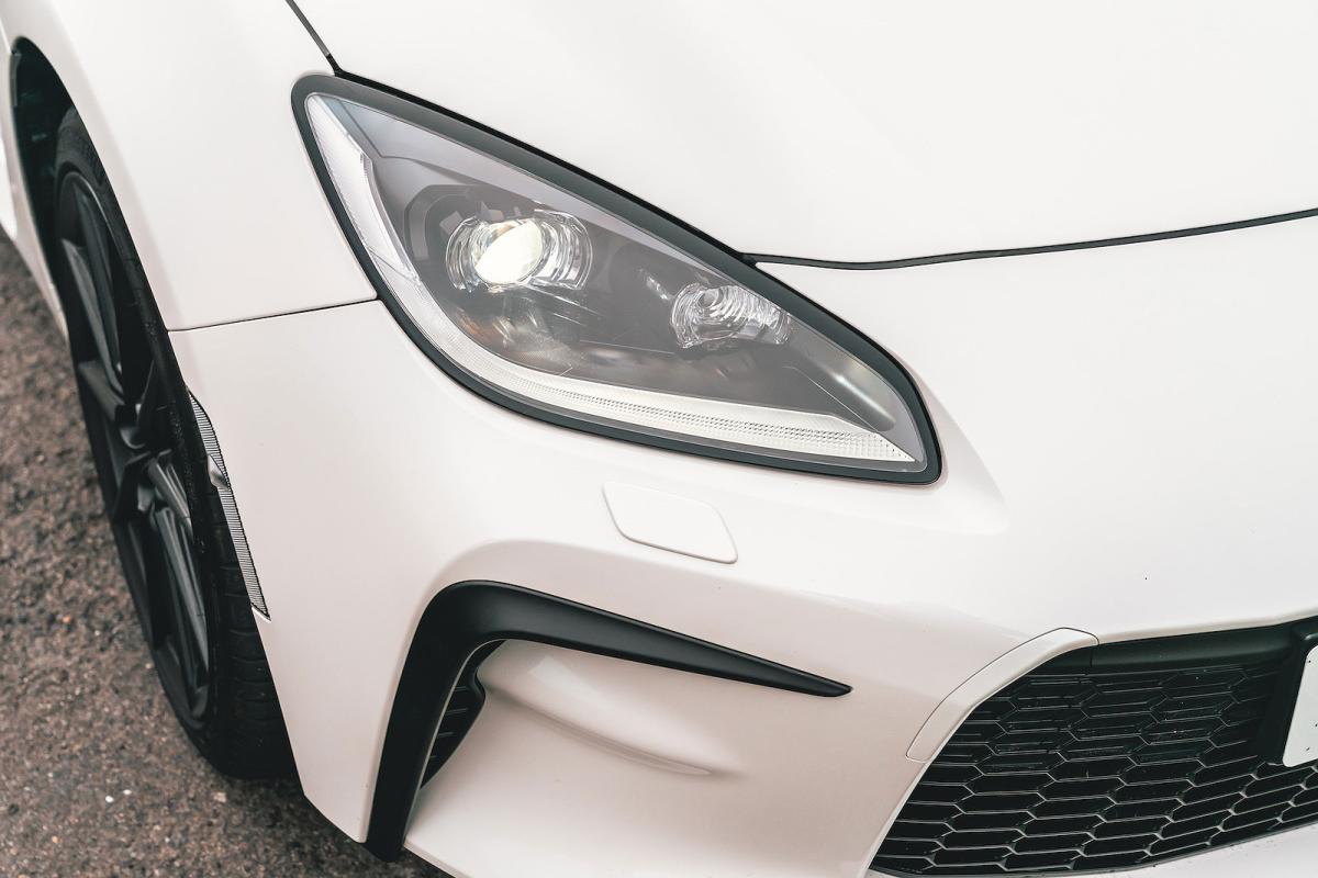 Toyota GR86 2022 headlights detail
