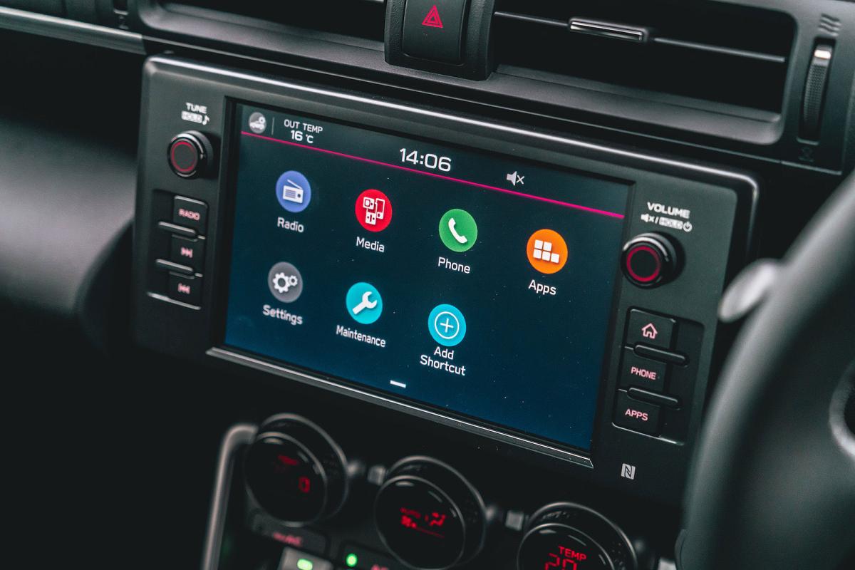 Toyota GR86 2022 interior infotainment