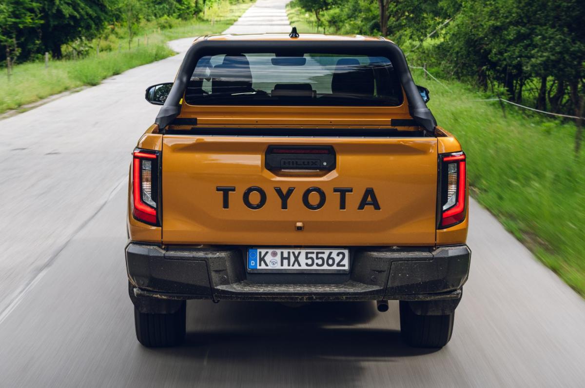 Toyota Hilux rear dynamic