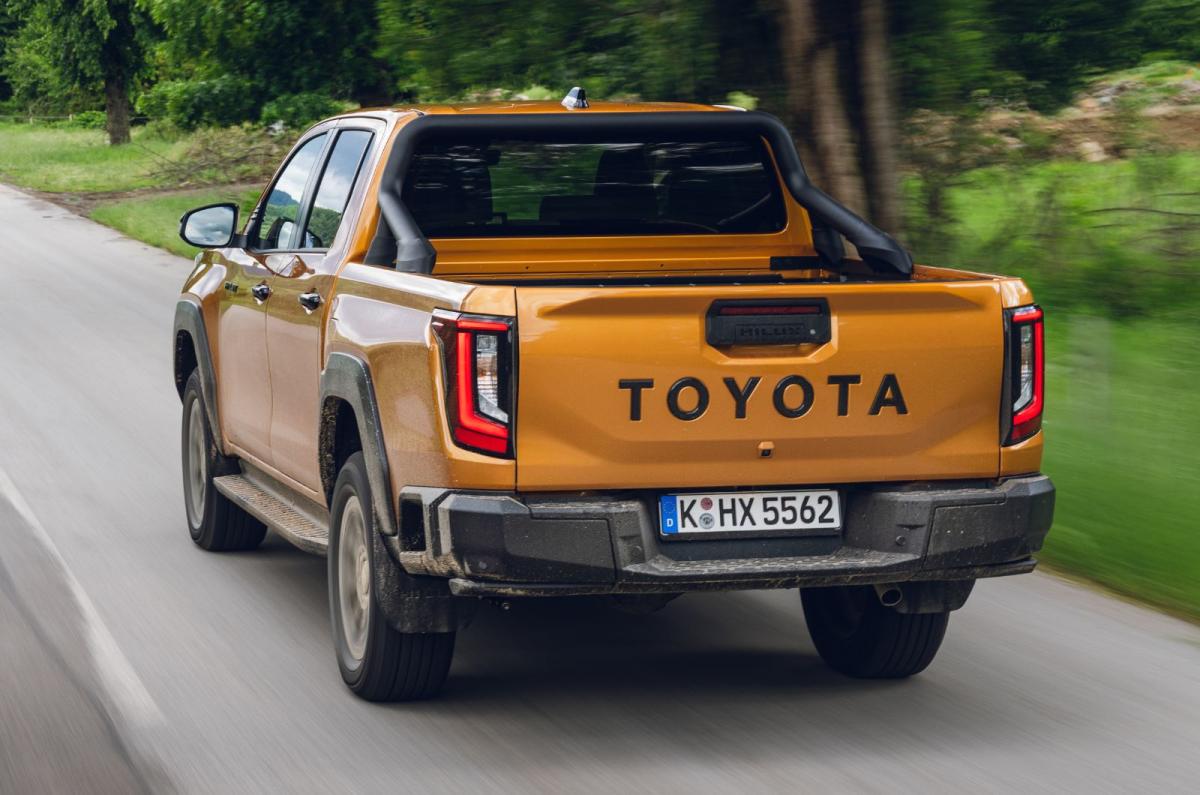 Toyota Hilux rear dynamic