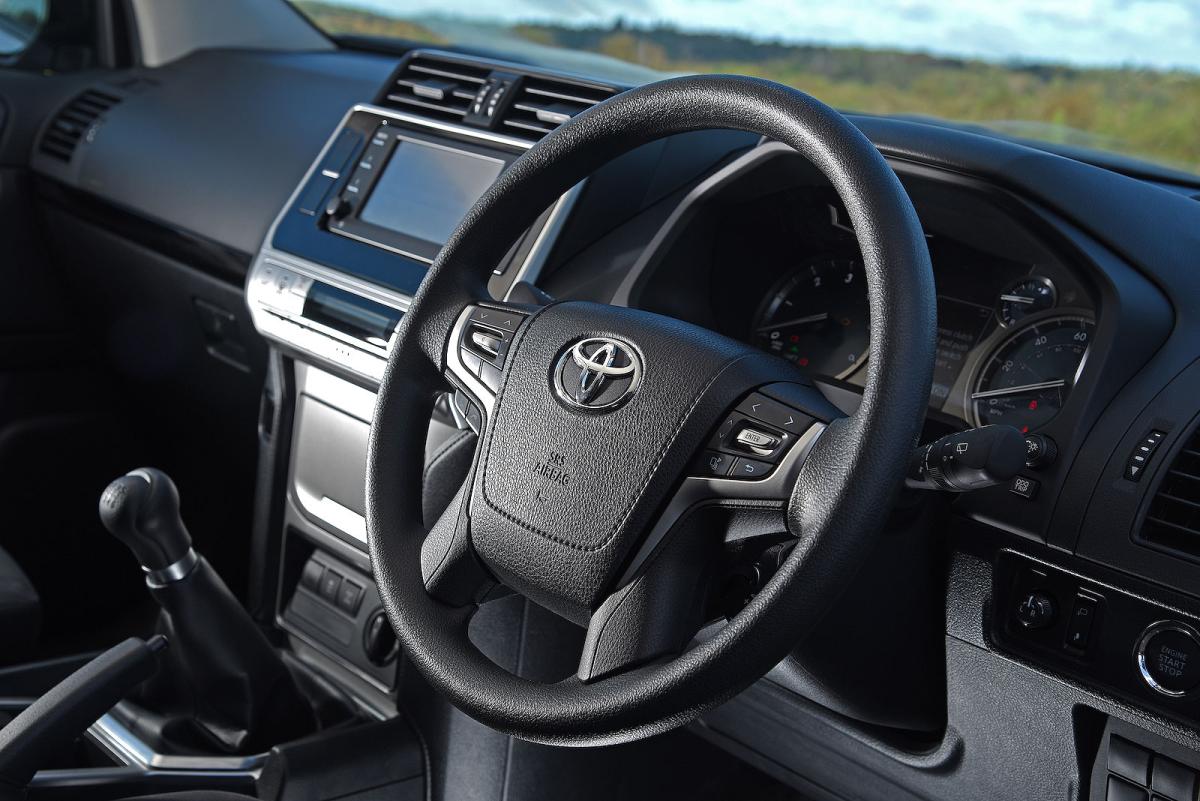 Toyota Land Cruiser Commercial interior steering wheel