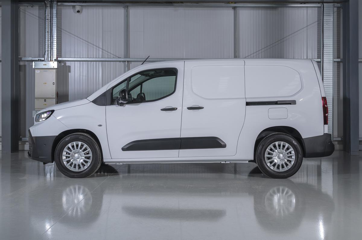 Toyota Proace City Electric static side