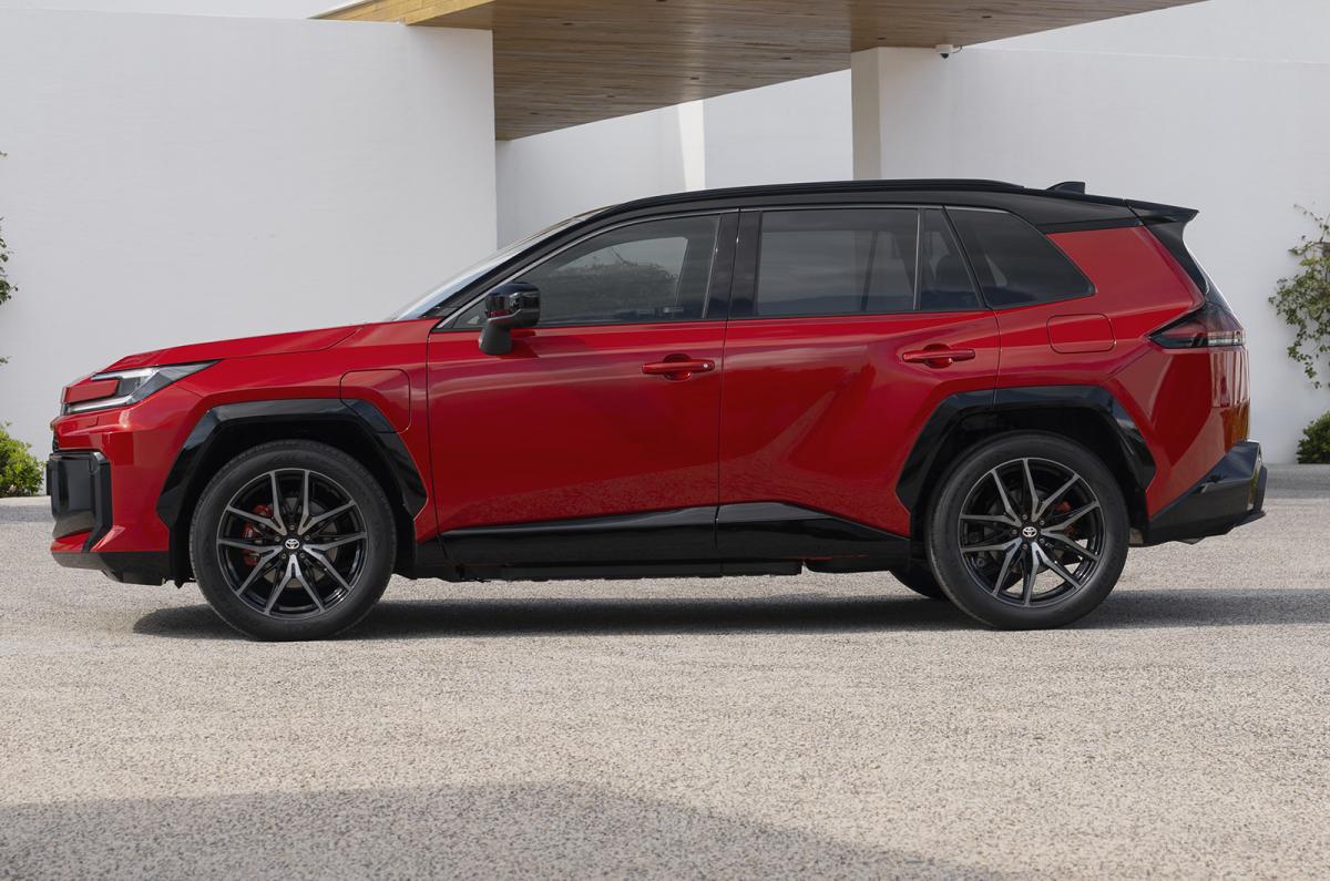 Toyota RAV4 static side