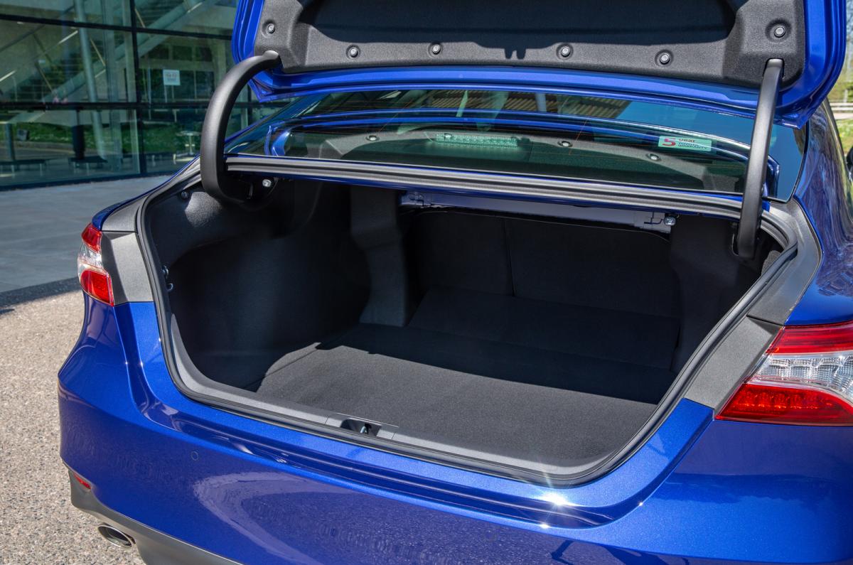 2019 Toyota Camry boot