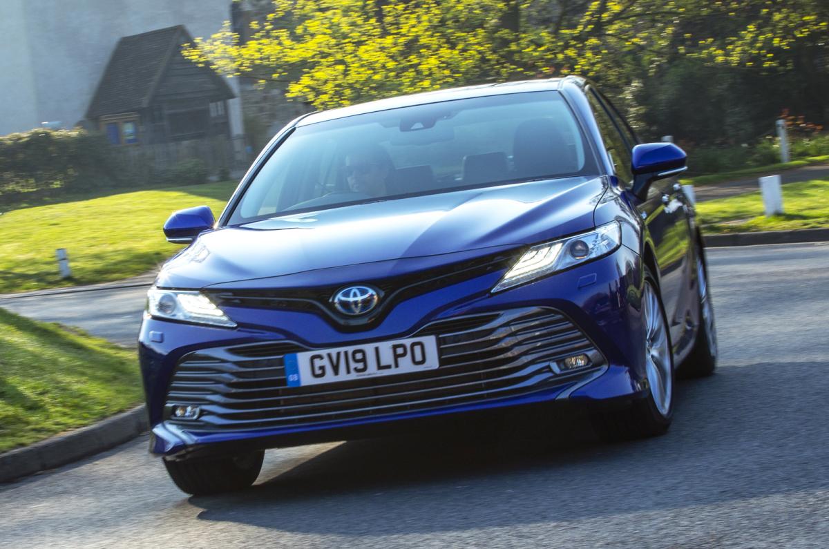 2019 Toyota Camry nose