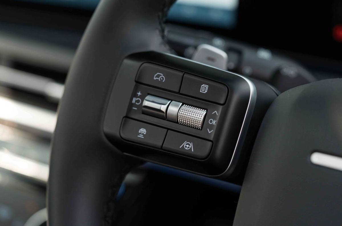 Hyundai Santa Fe interior details