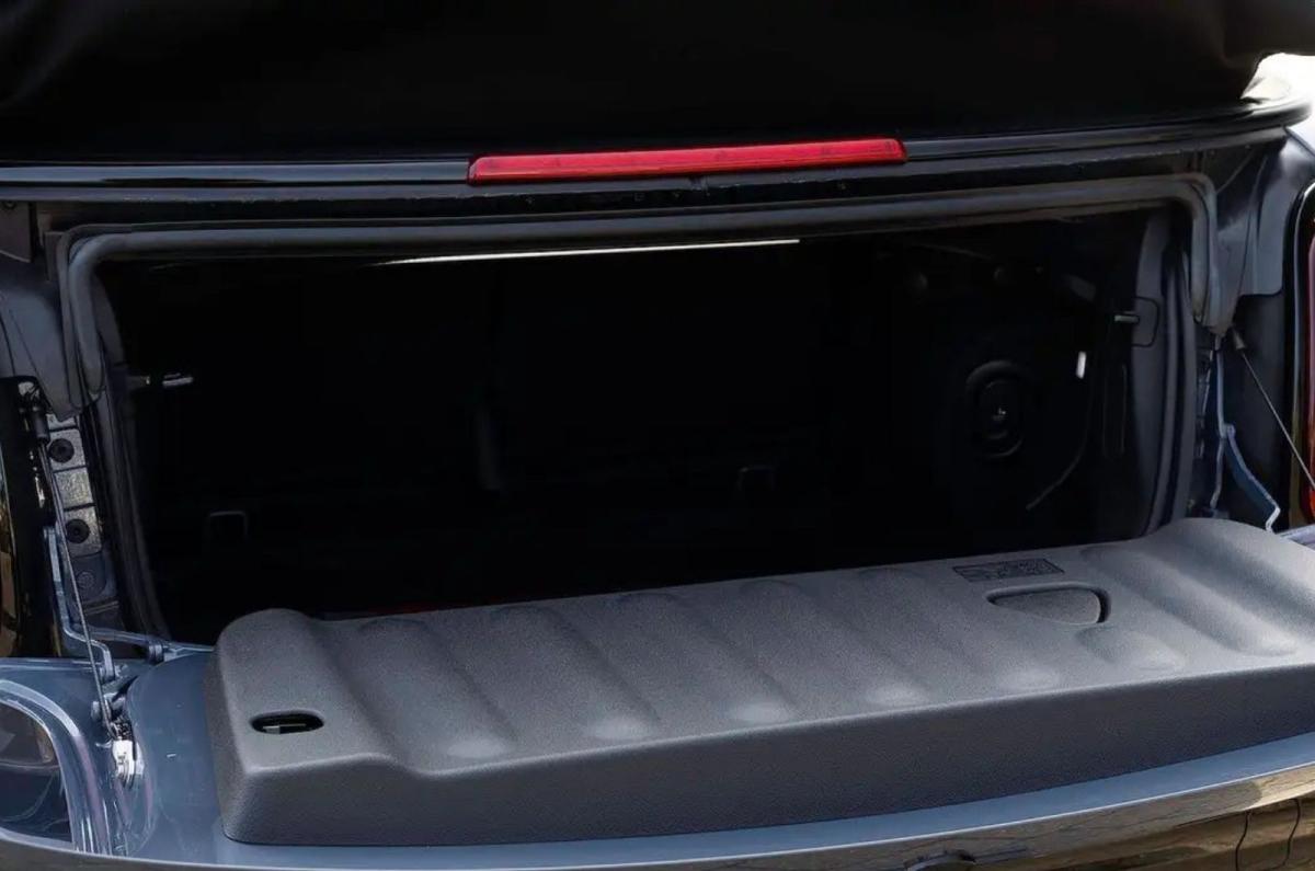 Mini Cooper Convertible boot
