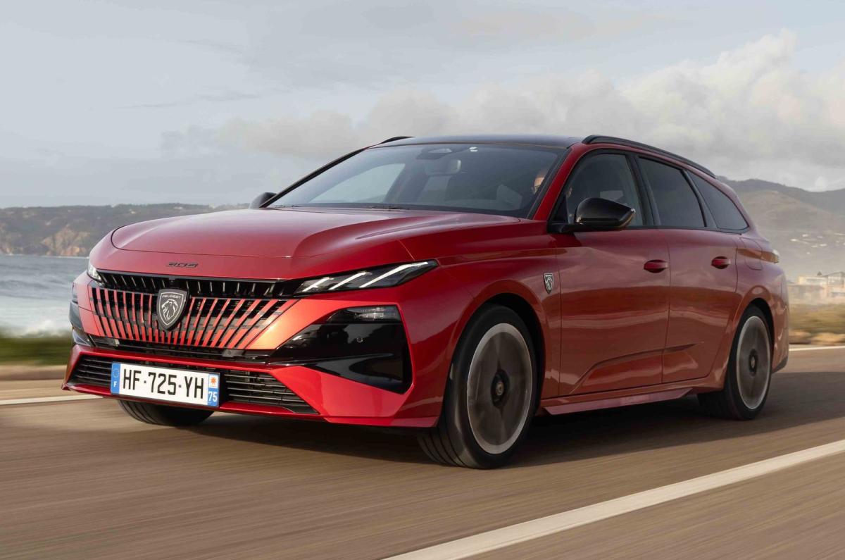 Peugeot 308 SW front left driving
