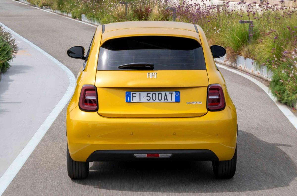 Fiat 500 Hybrid rear driving