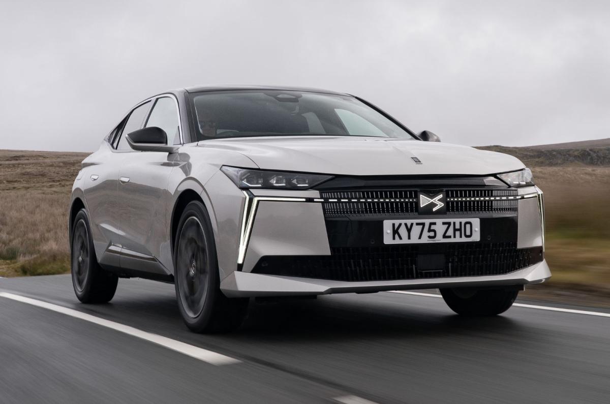 2025 DS No 4 hybrid front dynamic
