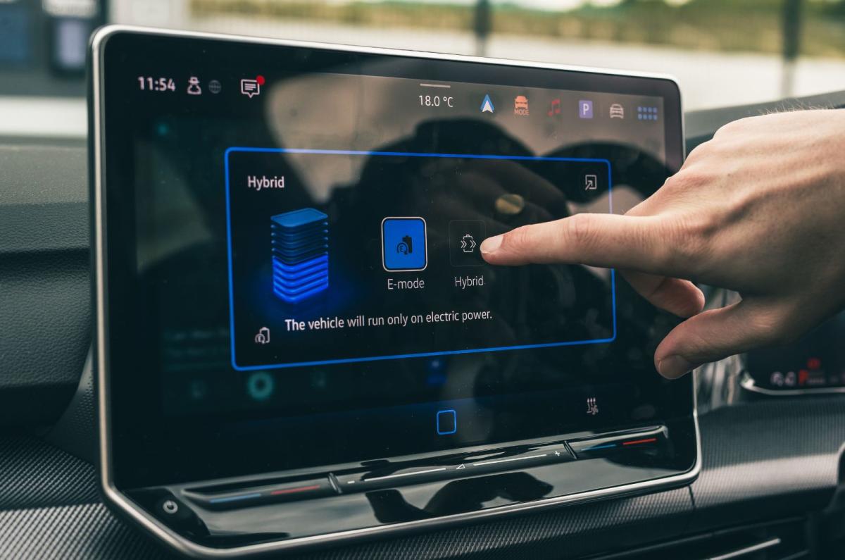 Volkswagen Golf GTE interior details
