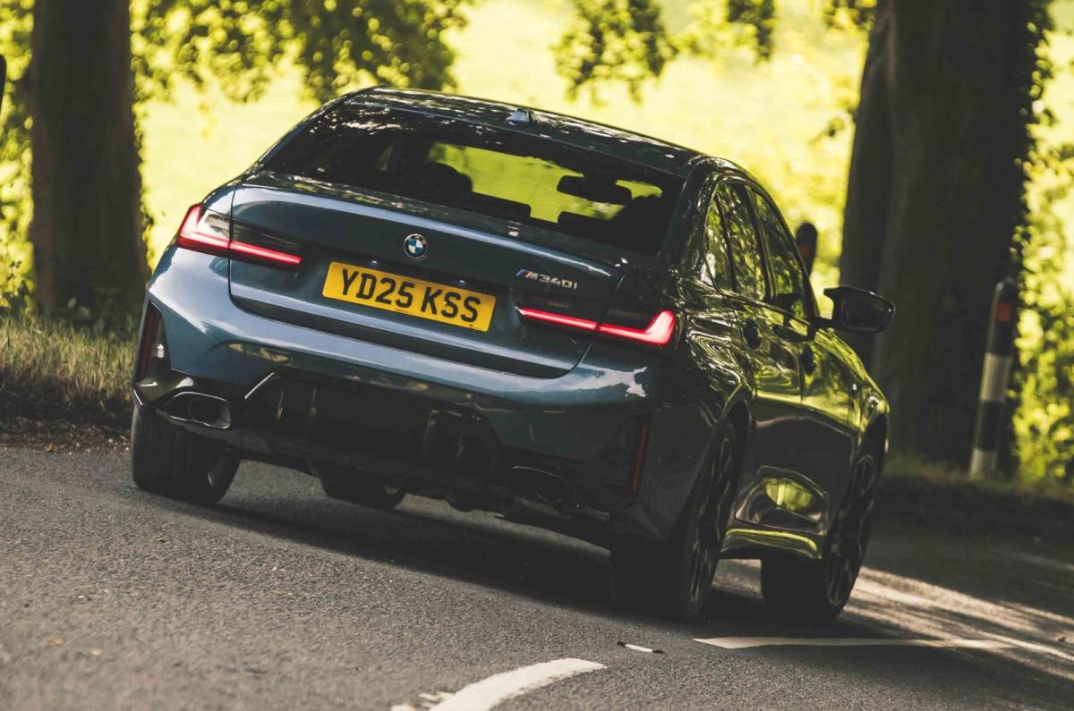 BMW 3 Series rear dynamic